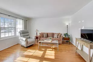 504 W Braeside Dr, Arlington Heights, IL 60004 - Photo 3