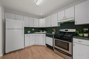 2882 Ashling Ct, Schaumburg, IL 60193 - Photo 9