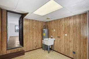 6520 W 82nd St, Burbank, IL 60459 - Photo 9