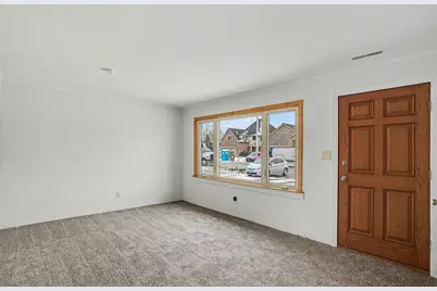 6520 W 82nd Street, Burbank, IL 60459 - Photo 3