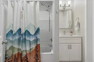 764 Terrace Ct, Elgin, IL 60120 - Photo 13