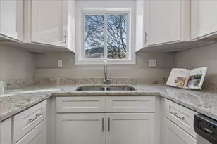 764 Terrace Ct, Elgin, IL 60120 - Photo 3