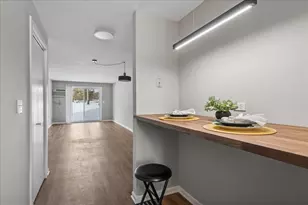 764 Terrace Ct, Elgin, IL 60120 - Photo 5