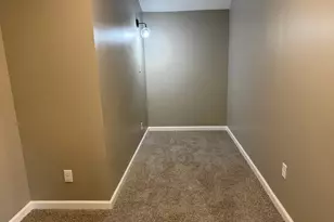 1204 6th St, Peru, IL 61354 - Photo 19