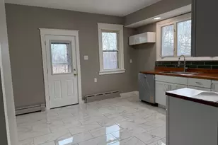 1204 6th St, Peru, IL 61354 - Photo 9