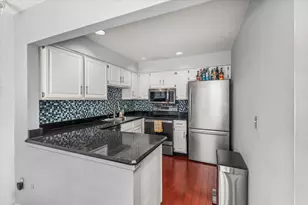 111 Aberdeen Ct, Geneva, IL 60134 - Photo 3