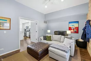 3057 N Clifton Ave, Chicago, IL 60657 - Photo 9