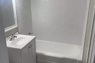 18006 Wentworth Ave, Lansing, IL 60438 - Photo 5