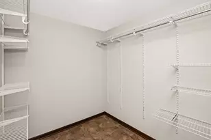 77 Lake Hinsdale Dr, Willowbrook, IL 60527 - Photo 23