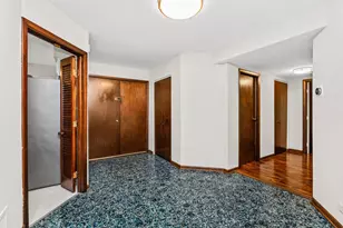 77 Lake Hinsdale Dr, Willowbrook, IL 60527 - Photo 7