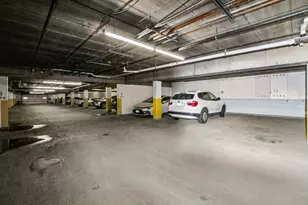 77 Lake Hinsdale Dr, Willowbrook, IL 60527 - Photo 37