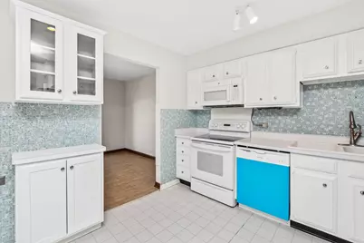 77 Lake Hinsdale Drive #207, Willowbrook, IL 60527 - Photo 13