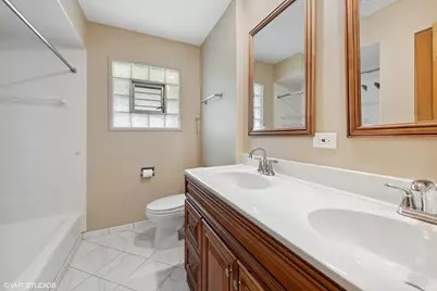 [Address not provided], La Grange Park, IL 60526 - Photo 9