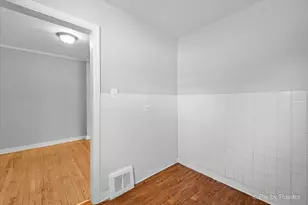 9819 S Clyde Ave, Chicago, IL 60617 - Photo 11