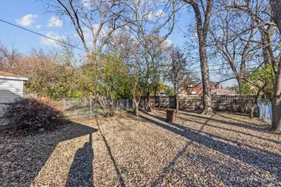 9819 S Clyde Avenue, Chicago, IL 60617 - Photo 25