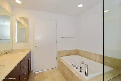600 N Lake Shore Drive #2002, Chicago, IL 60611 - Photo 9