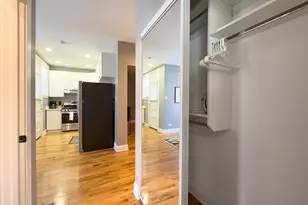 637 W Cornelia Ave, Chicago, IL 60657 - Photo 11