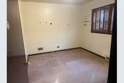 8936 S Jeffery Boulevard, Chicago, IL 60617 - Photo 9