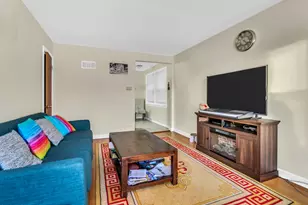 4956 Louise St, Skokie, IL 60077 - Photo 3