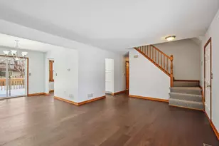 720 Lancaster Ln, Geneva, IL 60134 - Photo 3