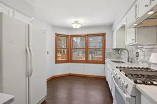 720 Lancaster Ln, Geneva, IL 60134 - Photo 5