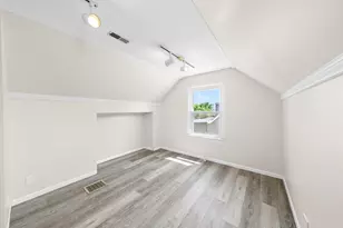 9417 S 78th Ave, Hickory Hills, IL 60457 - Photo 11