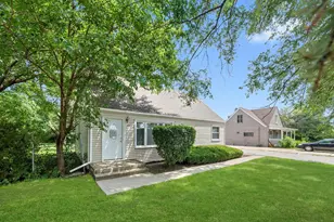 9417 S 78th Ave, Hickory Hills, IL 60457 - Photo 1