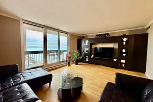 5901 N Sheridan Rd, Chicago, IL 60660 - Photo 13