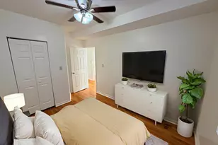 1322 W 57th Street W, Chicago, IL 60636 - Photo 5