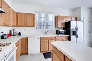 2594 Venetian Ln, Elgin, IL 60124 - Photo 9