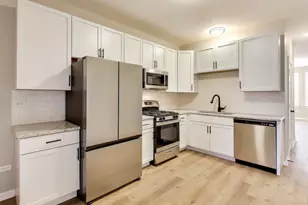 4213 W Roscoe St, Chicago, IL 60641 - Photo 5