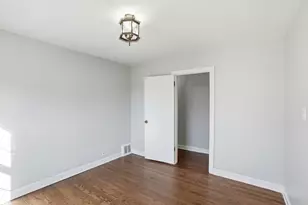 6550 N Ridge Blvd, Chicago, IL 60626 - Photo 11