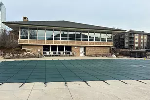 1 Oak Brook Club Dr, Oak Brook, IL 60523 - Photo 33