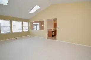 16242 Tomahawk Lake Ct, Crest Hill, IL 60403 - Photo 5