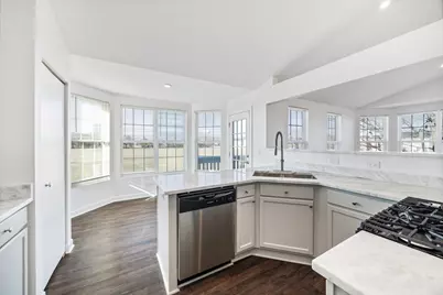 715 Four Seasons Boulevard, Aurora, IL 60504 - Photo 7