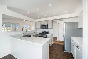 715 Four Seasons Blvd, Aurora, IL 60504 - Photo 9