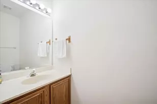 233 Wildflower Ln, Round Lake Beach, IL 60073 - Photo 11