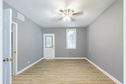 8428 S Escanaba Avenue, Chicago, IL 60617 - Photo 17