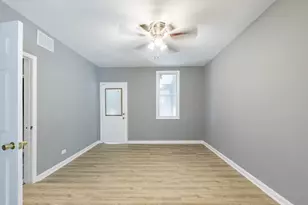 8428 S Escanaba Ave, Chicago, IL 60617 - Photo 17