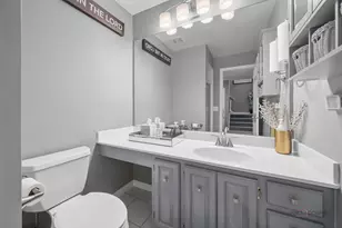 127 Camden Ct, Lincolnshire, IL 60069 - Photo 11