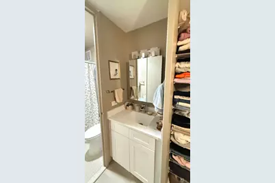 2400 N Lakeview Avenue #1009, Chicago, IL 60614 - Photo 11