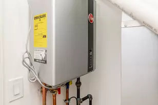 2327 W Homan St, Chicago, IL 60623 - Photo 19