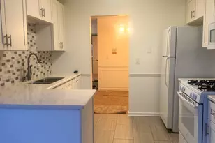 327 Wildberry Ct, Schaumburg, IL 60193 - Photo 7