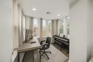 3847 N Spaulding Ave, Chicago, IL 60618 - Photo 7