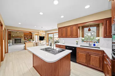 18 Newgate Avenue, Naperville, IL 60565 - Photo 5