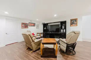 2337 Coventry Cir S, Sycamore, IL 60178 - Photo 39