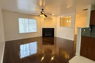 345 Abington Woods Dr, Aurora, IL 60502 - Photo 5