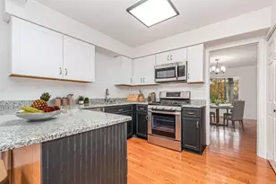 1598 Kirkwood Dr, Geneva, IL 60134 - Photo 9