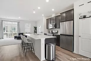 2117 Yellowstone Blvd, Mundelein, IL 60060 - Photo 7