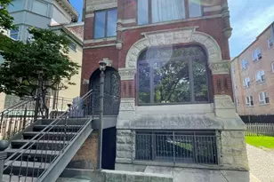 1633 N Humboldt Blvd, Chicago, IL 60647 - Photo 1